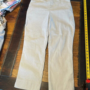 Hillary Radley capri pants size Medium EUC